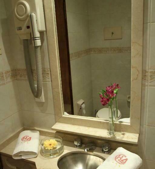 اتاق استاندارد سه نفره, Gran Hotel Ailen