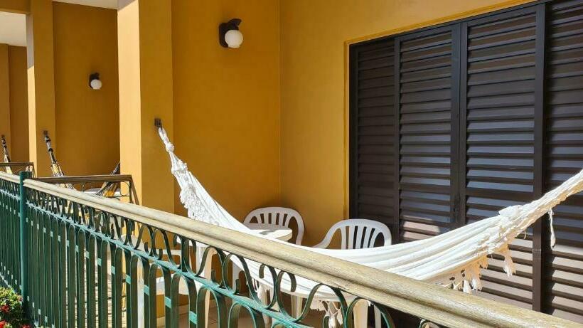 جناح مزود بتراس, Pousada Casa Amarela