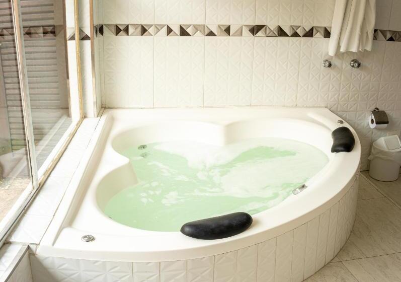 جناح ديلوكس, Pousada Casa Amarela