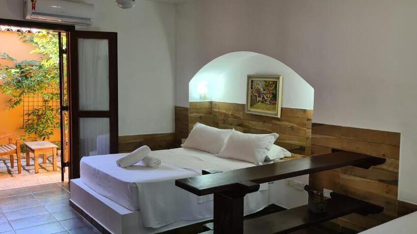 Люкс Повышенной Комфортности, Pousada Casa Amarela