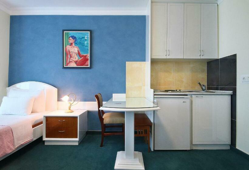 استودیوی استاندارد, Bella Vista