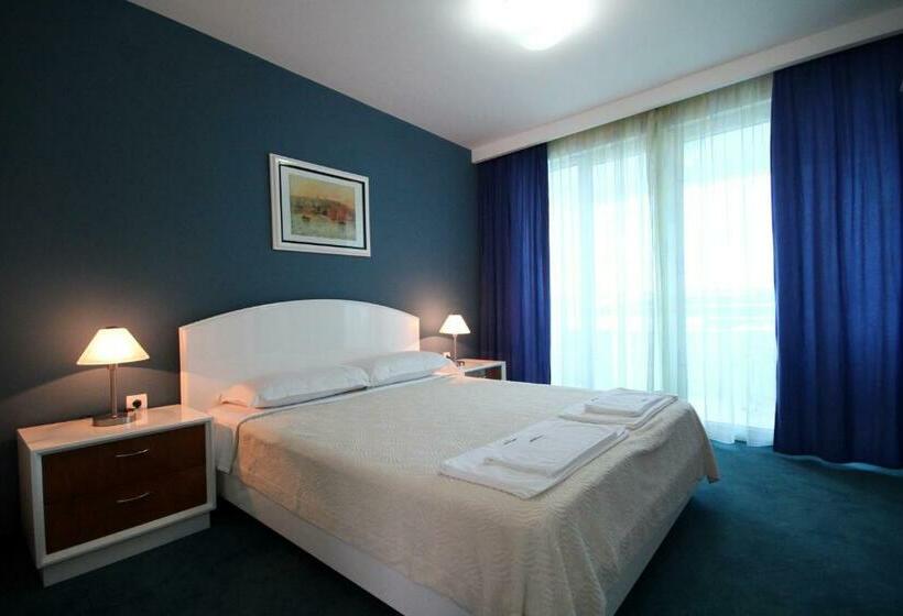 استودیوی استاندارد, Bella Vista