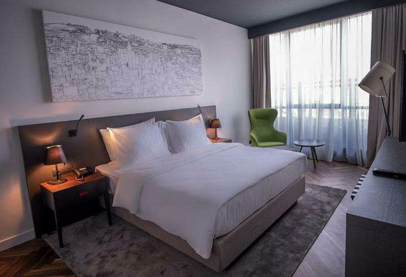 اتاق سوپریور, Crowne Plaza Podgorica, An Ihg