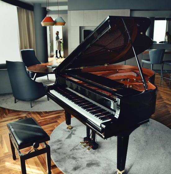 سوئیت پنت هاوس, Crowne Plaza Podgorica, An Ihg