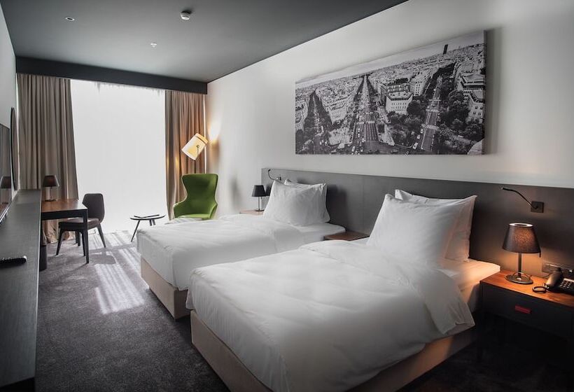 اتاق پرمیوم, Crowne Plaza Podgorica, An Ihg