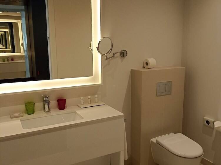 اتاق پرمیوم, Crowne Plaza Podgorica, An Ihg