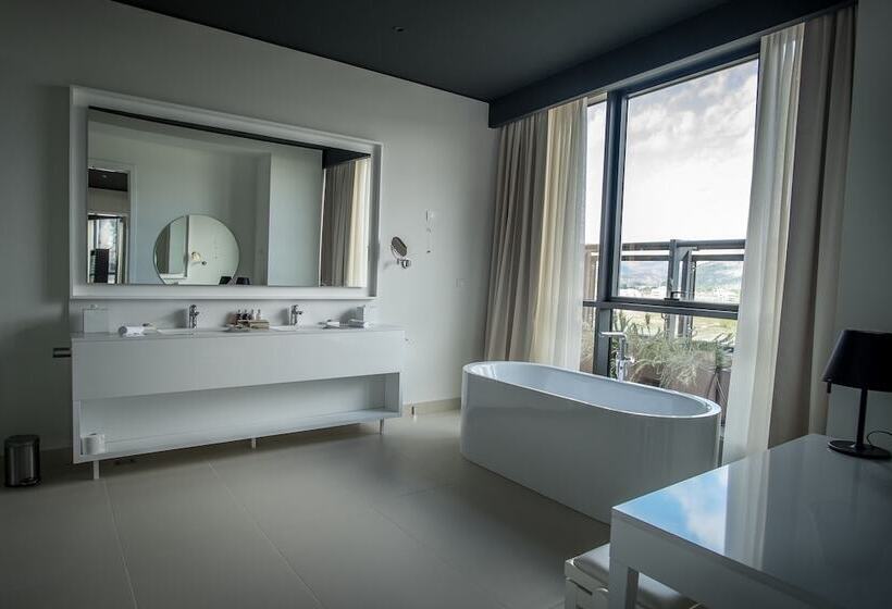 سوییت, Crowne Plaza Podgorica, An Ihg