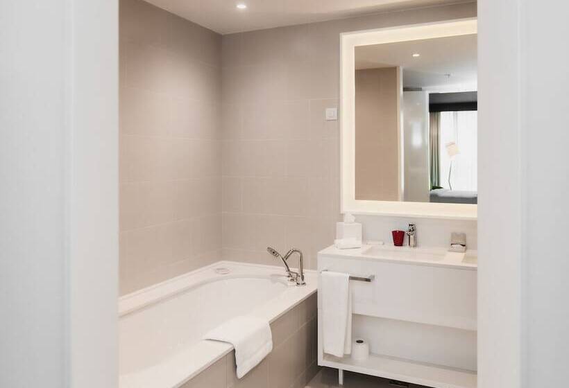 سوییت جونیور, Crowne Plaza Podgorica, An Ihg