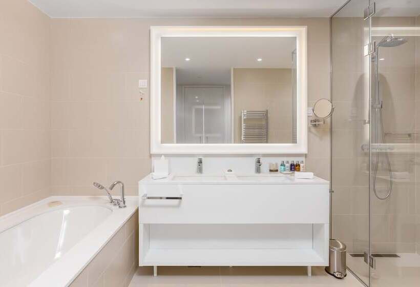 سوییت جونیور, Crowne Plaza Podgorica, An Ihg