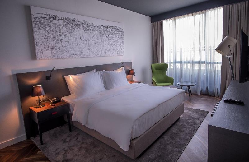 سوییت, Crowne Plaza Podgorica, An Ihg