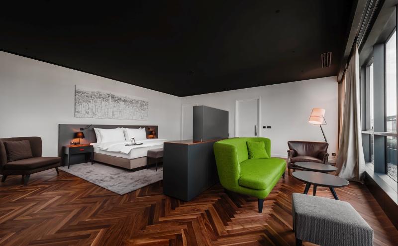 سوییت, Crowne Plaza Podgorica, An Ihg