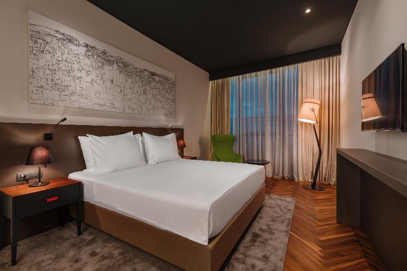 سوییت, Crowne Plaza Podgorica, An Ihg