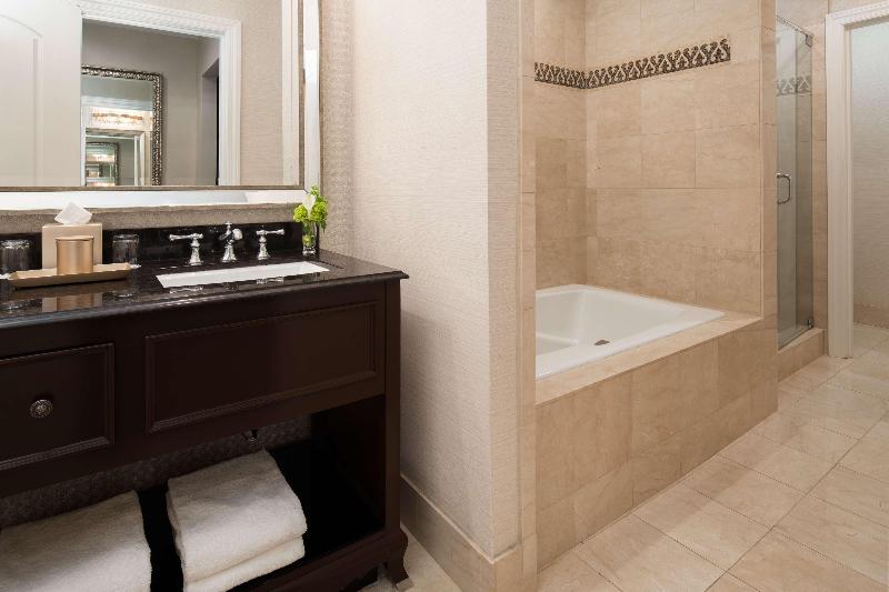 اتاق پرمیوم, Crowne Plaza Podgorica, An Ihg