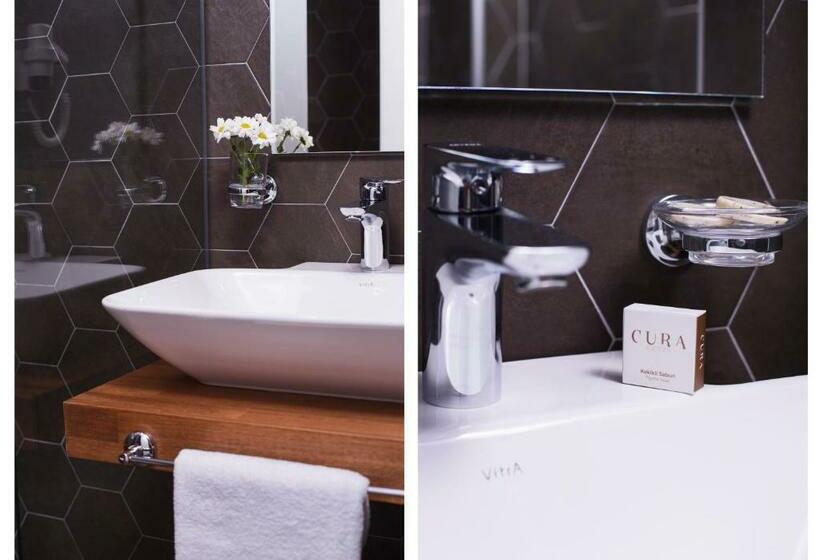 غرفة قياسية, Cura