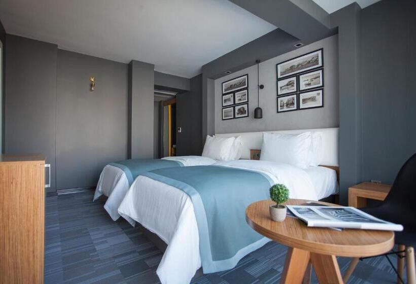 غرفة ديلوكس, Cura