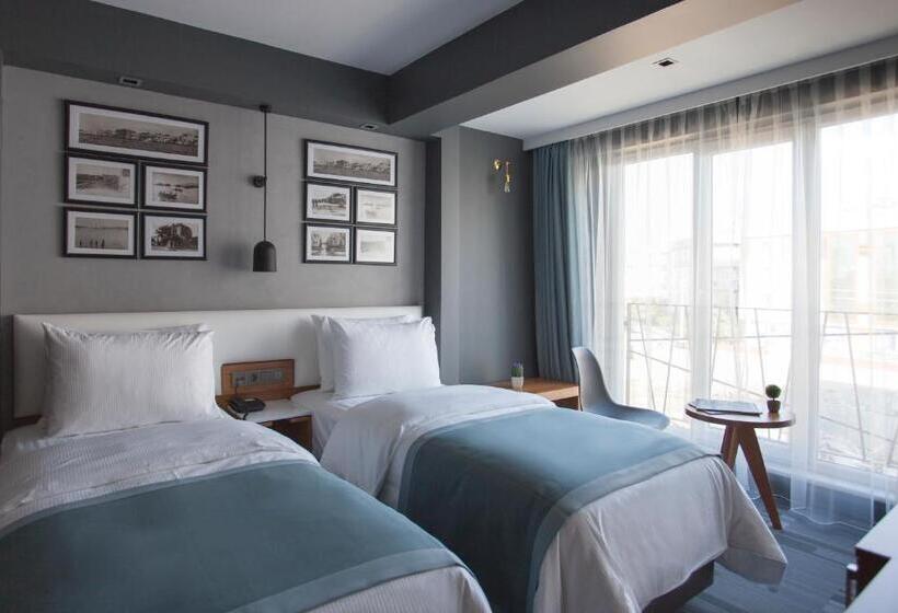 غرفة ديلوكس, Cura