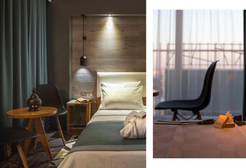 جناح جونيور, Cura