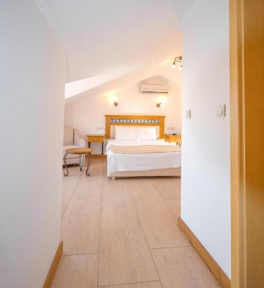 غرفة قياسية ثلاثية مزودة بشرفة, Datca Kilic