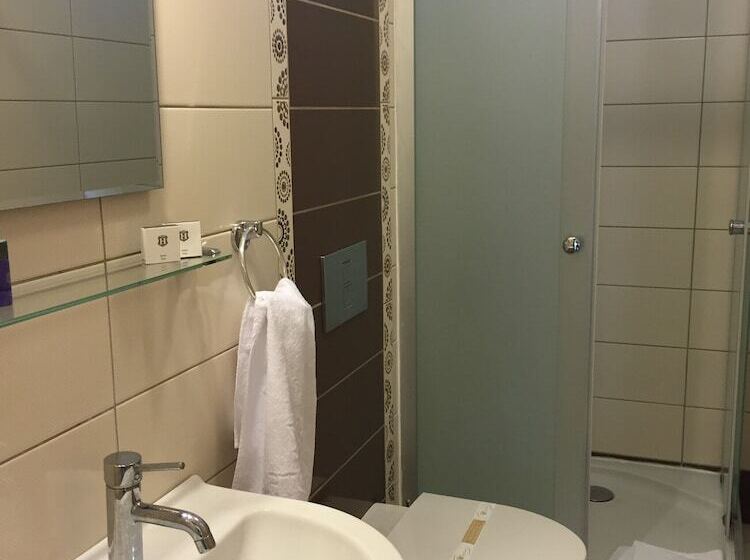 غرفة قياسية, Datca Kilic