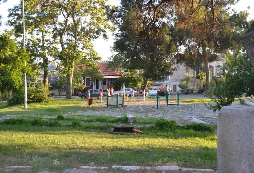 غرفة قياسية ذات إطلالة, Elaia