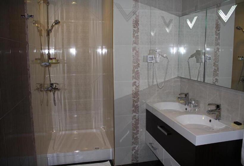 استودیوی استاندارد, Franca Hotel Pljevlja