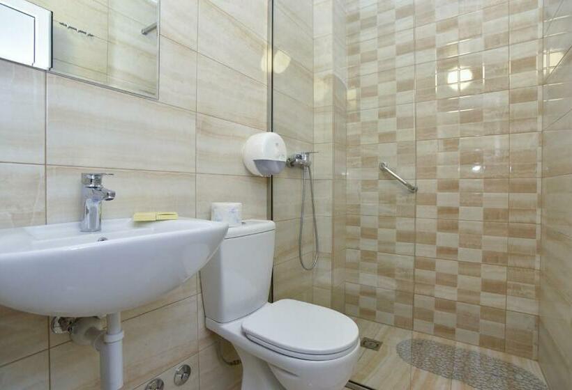 اتاق استاندارد با بالکن, Grbalj