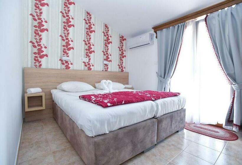 اتاق استاندارد با بالکن, Grbalj