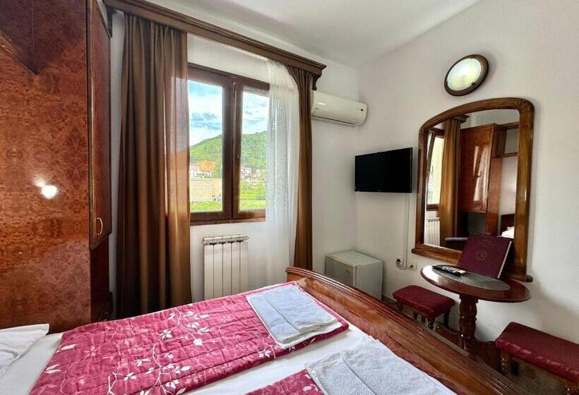 اتاق استاندارد, Grbalj