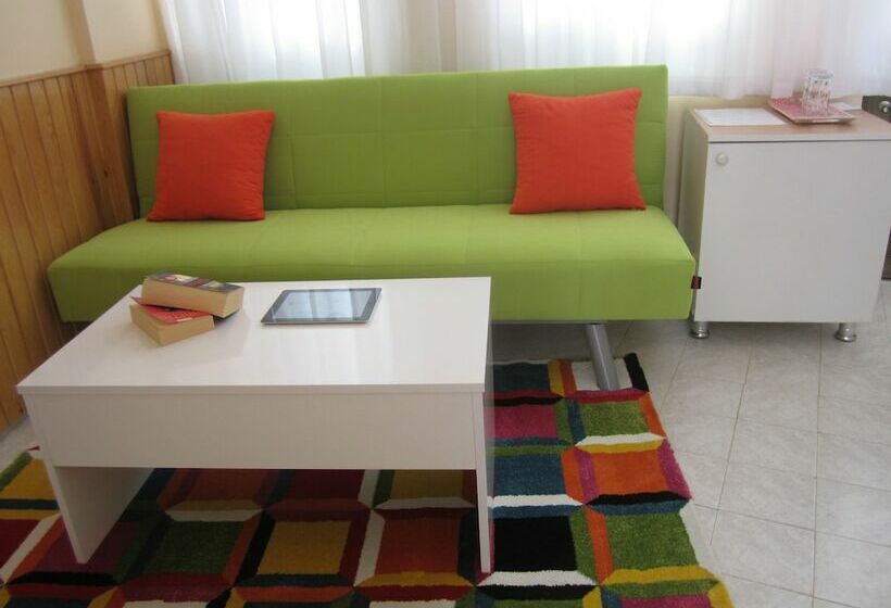 クラシックスイート, Rolli Butik