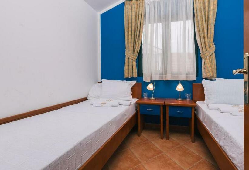 سوییت, Villa Royal