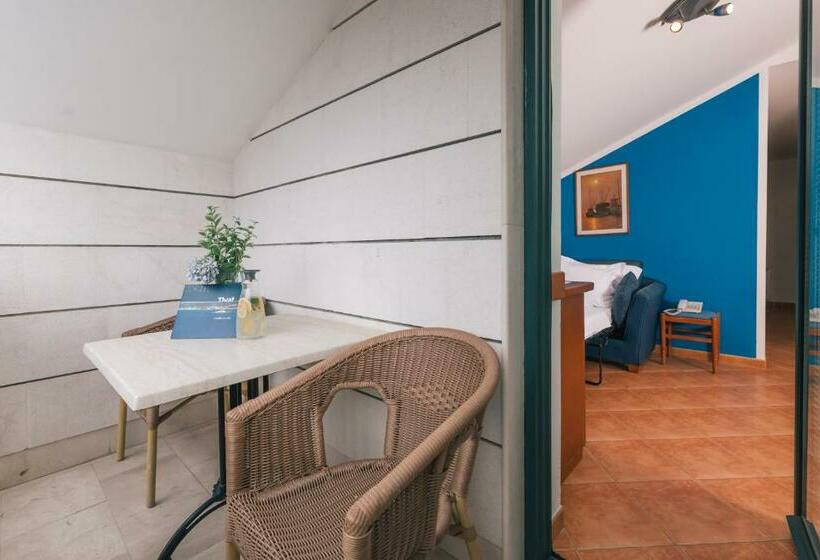 سوییت, Villa Royal