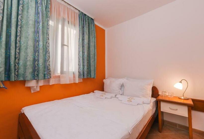 سوییت, Villa Royal