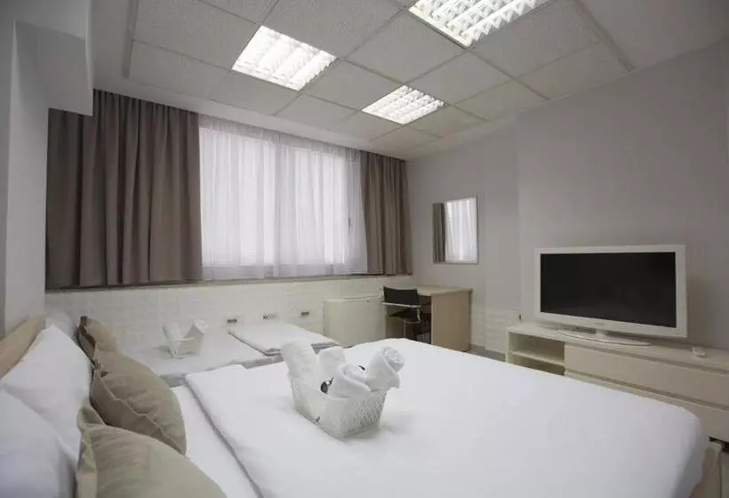اتاق لوکس سه تخته, 7 Hills Rooms
