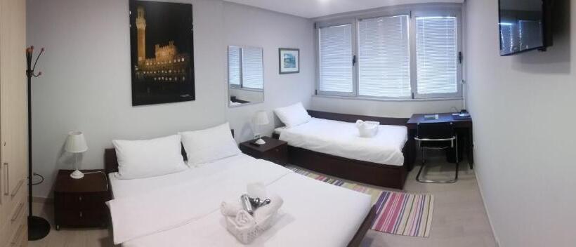 اتاق استاندارد چهار تخته, 7 Hills Rooms