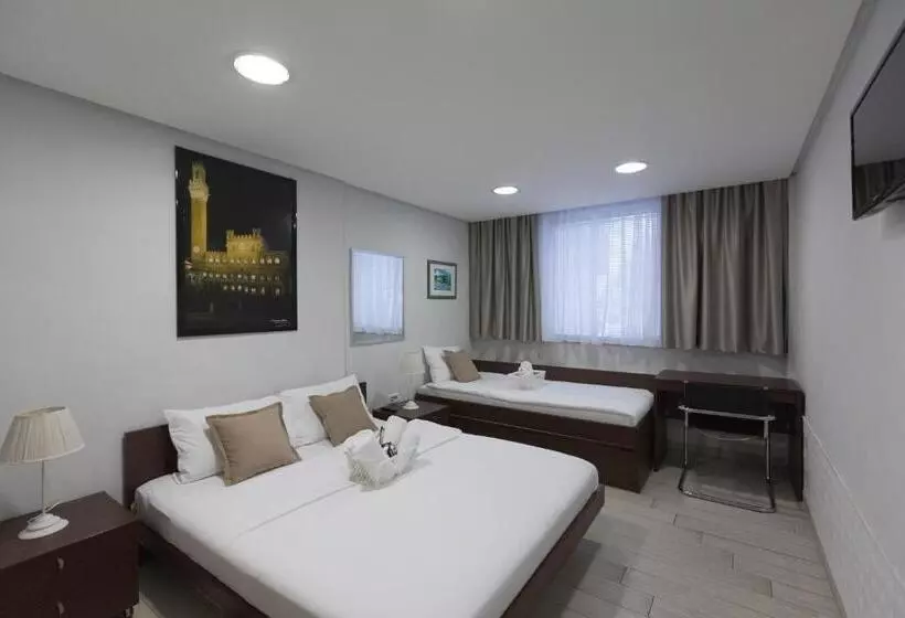 اتاق استاندارد چهار تخته, 7 Hills Rooms