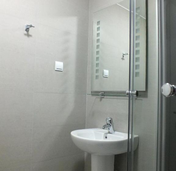 اتاق استاندارد چهار تخته, 7 Hills Rooms