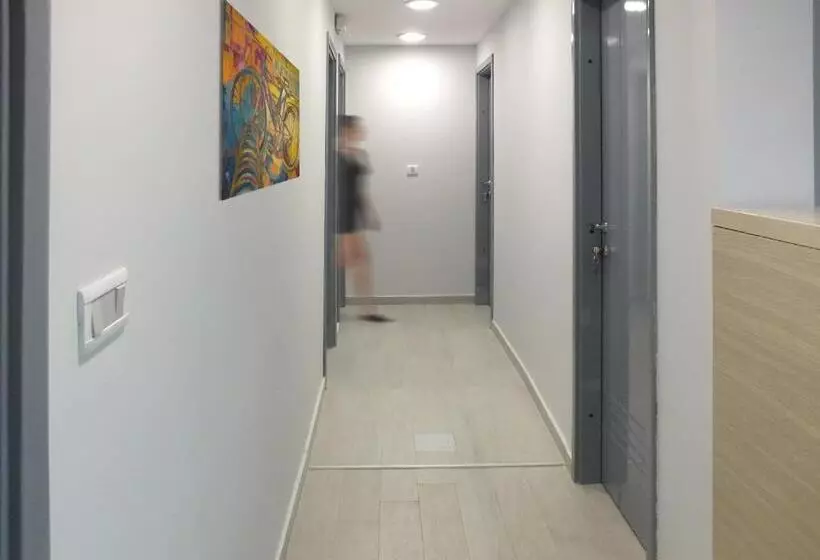 اتاق لوکس سه تخته, 7 Hills Rooms