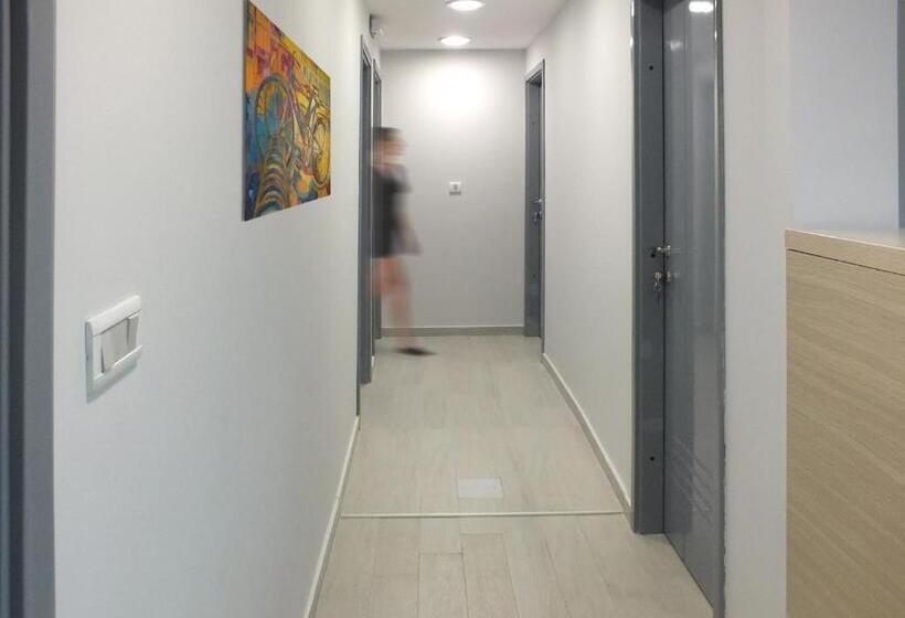 اتاق استاندارد چهار تخته, 7 Hills Rooms