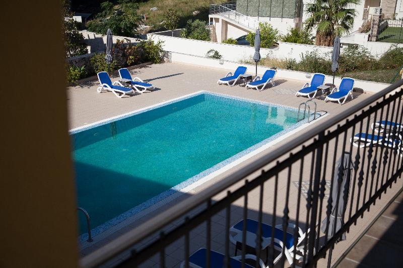 آپارتمان 1 خوابه با چشم‌انداز استخر, Spa Resort Bečići
