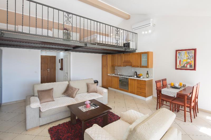 آپارتمان 1 خوابه با چشم‌انداز استخر, Spa Resort Bečići