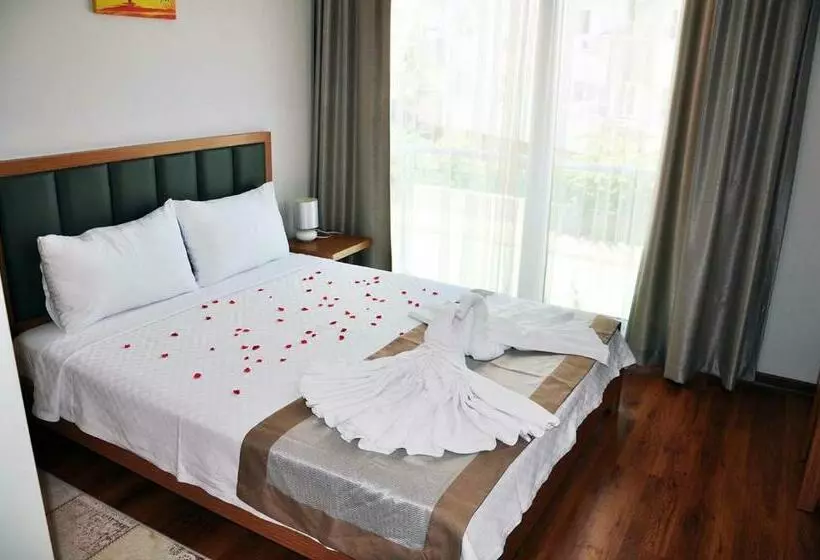 آپارتمان 2 خوابه, The Suites