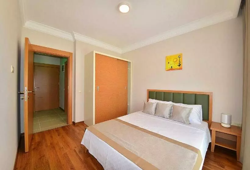 آپارتمان 2 خوابه, The Suites