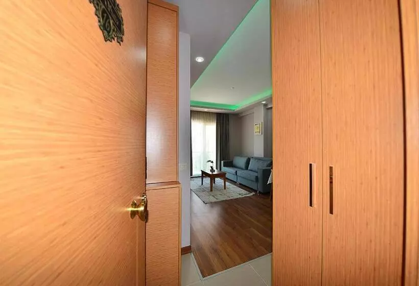 آپارتمان 1 خوابه, The Suites