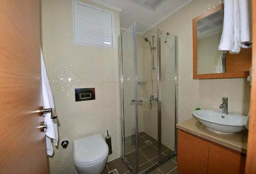 استودیوی استاندارد, The Suites
