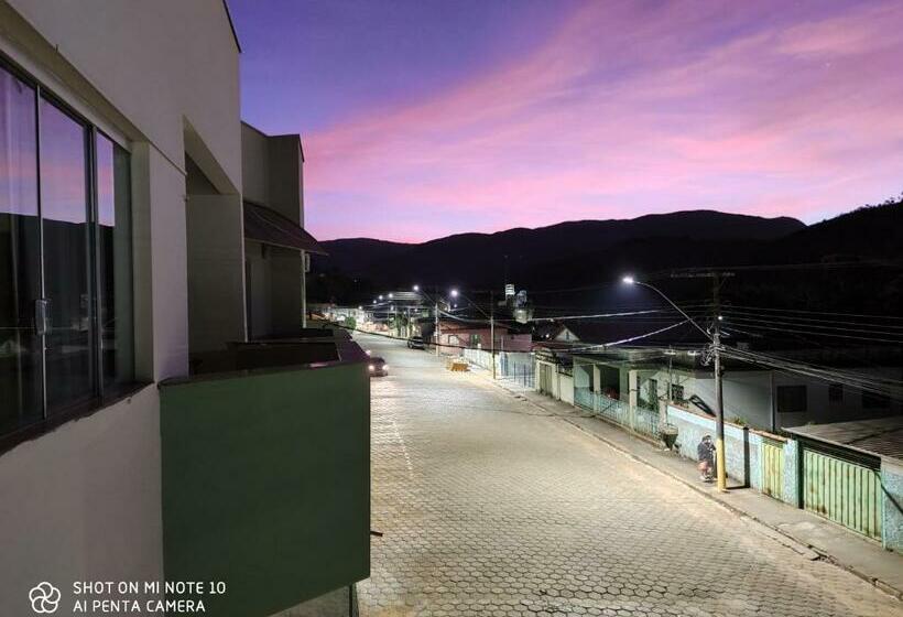 غرفة قياسية, Canastra Season