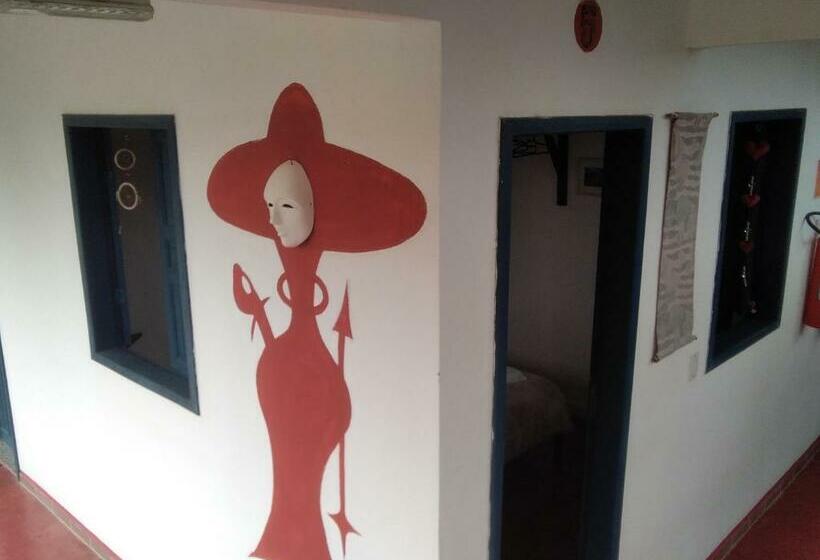 标准间, Hospedaria Cosanostra