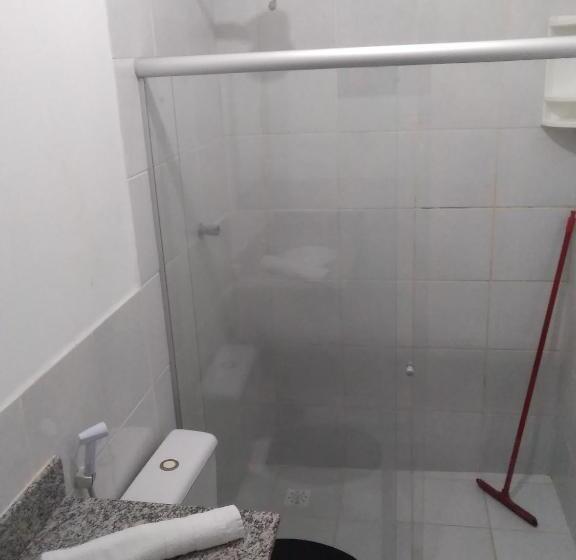 四人标准间, Hospedaria Cosanostra