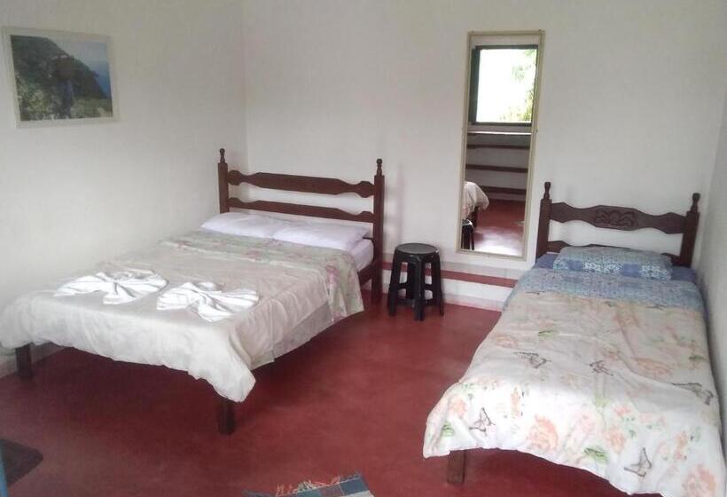 标准三人间, Hospedaria Cosanostra