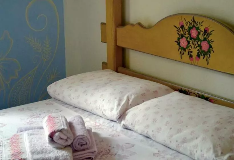 اتاق استاندارد با سرویس بهداشتی مشترک, Hostel Tiradentes