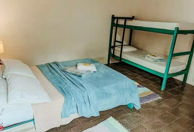 Economy Quadruple Room, Hostel Tiradentes